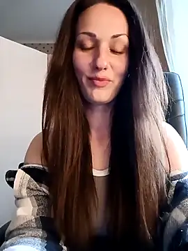 LunaCrystall online show from 04/11/26, 04:00