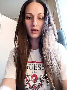 LunaCrystall online show from 04/15/26, 03:41