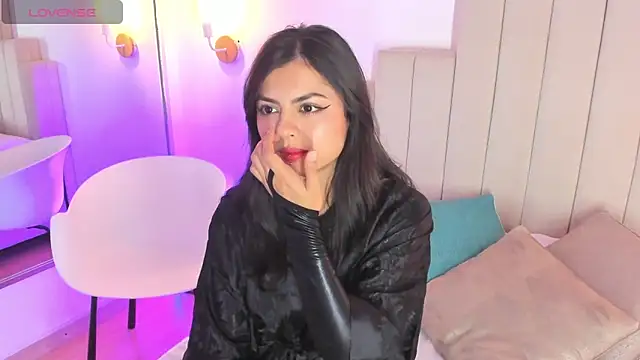 Zoee Kravitz online show from 03/12/26, 08:48