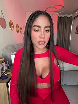 Snapshot of SaraValentina11 chatting on 04/14/26, 07:31 SaraValentina11 online show from 04/14/26, 07:31