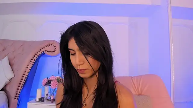 Snapshot of LucianaBlanco_ chatting on 04/07/26, 08:53 LucianaBlanco online show from 04/07/26, 08:53