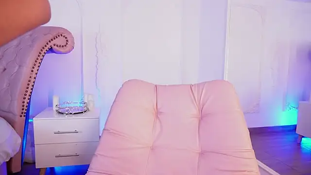 LucianaBlanco  online show from 07/05/26, 03:41