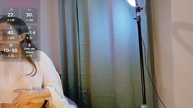 liamonroex2 online show from 04/17/26, 12:57