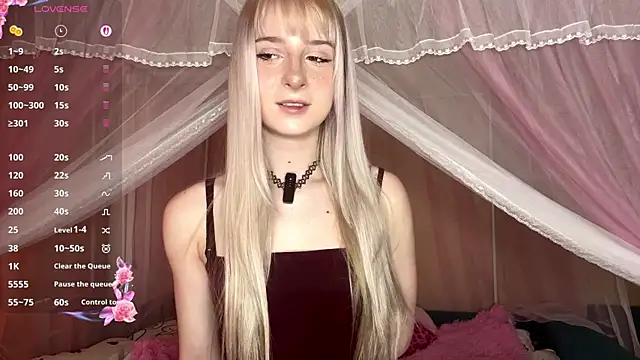 OnlyEva1 online show from 04/01/26, 08:59