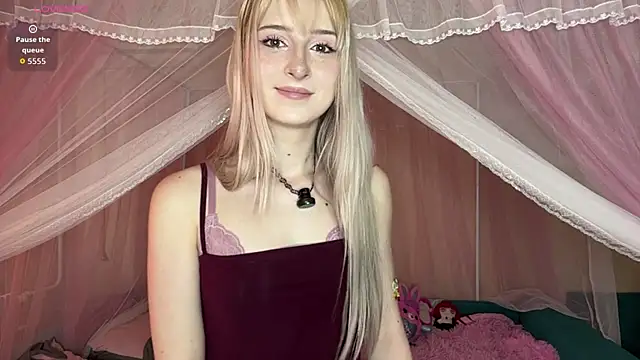 OnlyEva1 online show from 05/10/26, 08:41