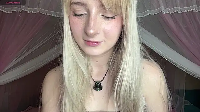 OnlyEva1 online show from 05/14/26, 08:43