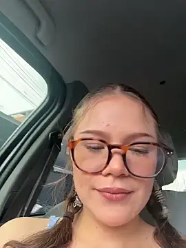 Snapshot of Tallulah_Kinky chatting on 04/15/26, 07:10 Tallulah Kinky online show from 04/15/26, 07:10