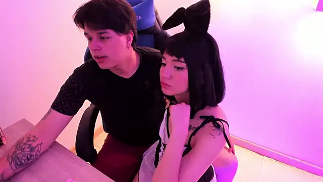 Snapshot of Melody_and_Max chatting on 04/03/26, 03:37 Melody and Max online show from 04/03/26, 03:37