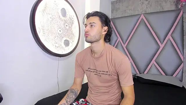 Wolf Kitty online show from 04/07/26, 11:32