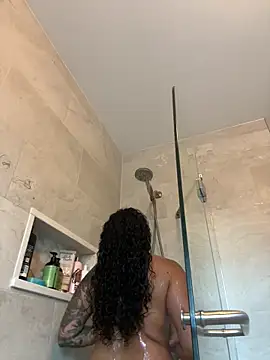 Snapshot of LatinaLoka chatting on 04/01/26, 10:18 LatinaLoka online show from 04/01/26, 10:18