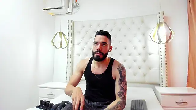 JEAN LEWIS2 online show from 04/06/26, 07:37