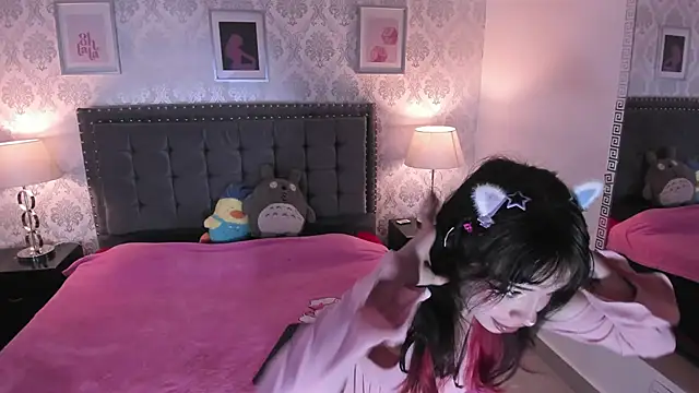 kitticam online show from 04/15/26, 07:21