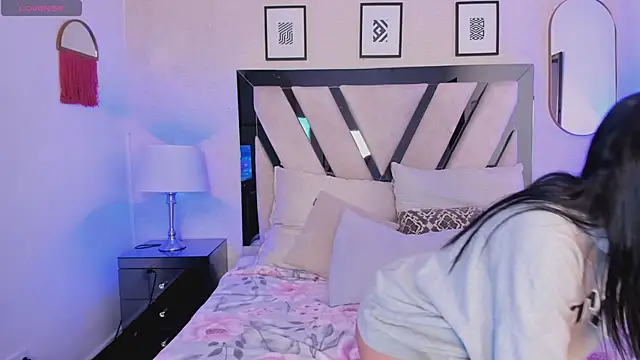 Violettaa Stone online show from 04/22/26, 03:31