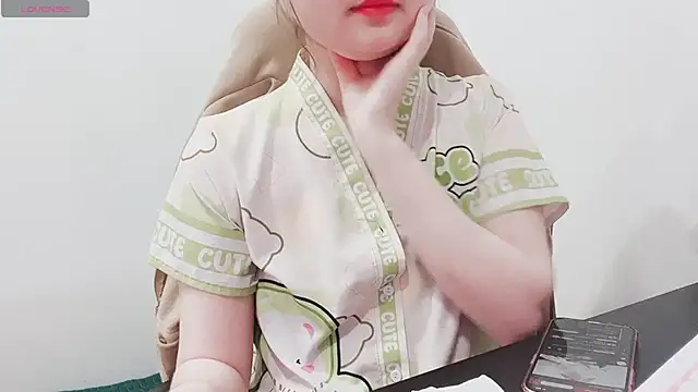 Snapshot of hunhun122 chatting on 03/12/26, 04:35 hunhun122 online show from 03/12/26, 04:35