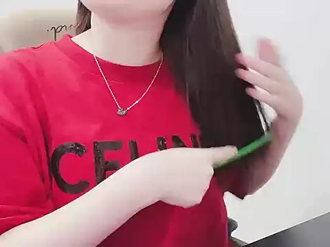 Snapshot of hunhun122 chatting on 03/21/26, 04:43 hunhun122 online show from 03/21/26, 04:43