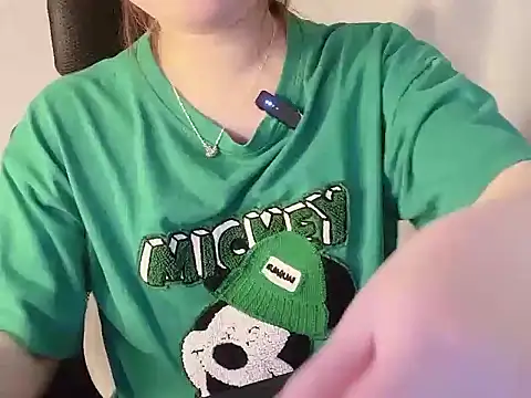 Snapshot of hunhun122 chatting on 04/02/26, 07:44 hunhun122 online show from 04/02/26, 07:44