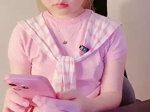 Snapshot of hunhun122 chatting on 04/03/26, 07:34 hunhun122 online show from 04/03/26, 07:34