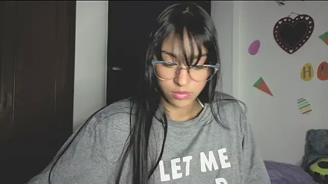 Snapshot of PaulaCutexs chatting on 04/01/26, 03:07 PaulaCutexs online show from 04/01/26, 03:07