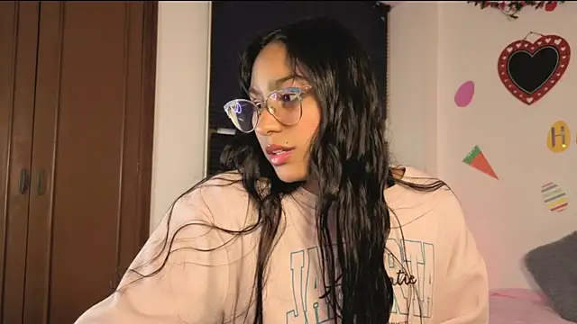 Snapshot of PaulaCutexs chatting on 04/09/26, 02:00 PaulaCutexs online show from 04/09/26, 02:00