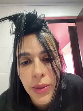 leila moretti online show from 03/27/26, 05:23