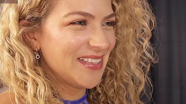 Snapshot of _Velora chatting on 04/09/26, 03:50 Velora online show from 04/09/26, 03:50