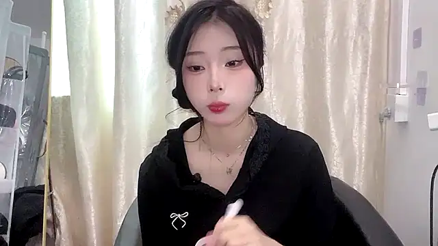 yiyibaby2026 online show from 03/24/26, 02:16