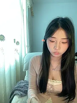 yiyibaby2026 online show from 04/14/26, 03:34