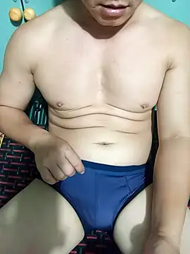 Snapshot of soigia35 chatting on 04/13/26, 02:00 soigia35 online show from 04/13/26, 02:00