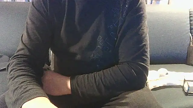 Snapshot of Buggemann chatting on 03/14/26, 04:07 Buggemann online show from 03/14/26, 04:07