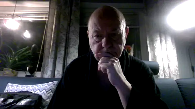 Snapshot of Buggemann chatting on 03/21/26, 04:06 Buggemann online show from 03/21/26, 04:06