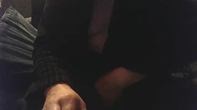 Snapshot of Buggemann chatting on 04/01/26, 01:06 Buggemann online show from 04/01/26, 01:06