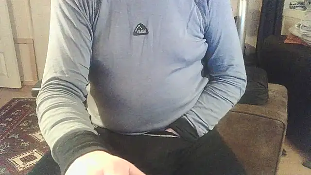 Snapshot of Buggemann chatting on 04/04/26, 02:54 Buggemann online show from 04/04/26, 02:54