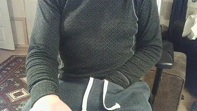 Snapshot of Buggemann chatting on 04/06/26, 12:08 Buggemann online show from 04/06/26, 12:08