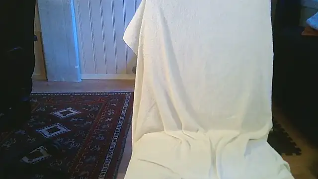 Snapshot of Buggemann chatting on 04/06/26, 04:46 Buggemann online show from 04/06/26, 04:46