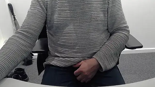 Snapshot of Buggemann chatting on 04/15/26, 02:40 Buggemann online show from 04/15/26, 02:40