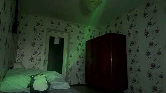 Snapshot of AnnaWasp chatting on 03/16/26, 04:07 AnnaWasp online show from 03/16/26, 04:07