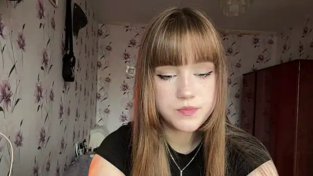 Snapshot of AnnaWasp chatting on 04/06/26, 04:21 AnnaWasp online show from 04/06/26, 04:21