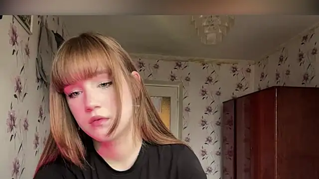 Snapshot of AnnaWasp chatting on 04/09/26, 05:29 AnnaWasp online show from 04/09/26, 05:29