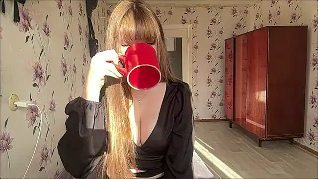 Snapshot of AnnaWasp chatting on 04/11/26, 05:34 AnnaWasp online show from 04/11/26, 05:34