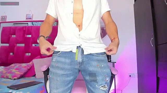 Christopher Harris  online show from 04/14/26, 01:00