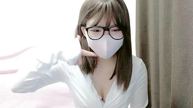 Snapshot of ichigonoiichan chatting on 07/17/26, 12:28 ichigonoiichan online show from 07/17/26, 12:28