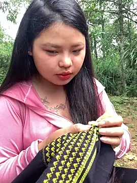 Snapshot of Motminhthoi chatting on 05/19/26, 02:18 Motminhthoi online show from 05/19/26, 02:18
