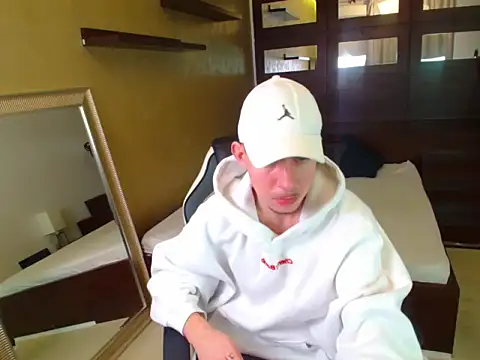 KrewVaughn online show from 03/24/26, 06:18