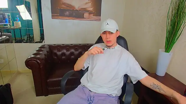 KrewVaughn online show from 03/31/26, 09:32