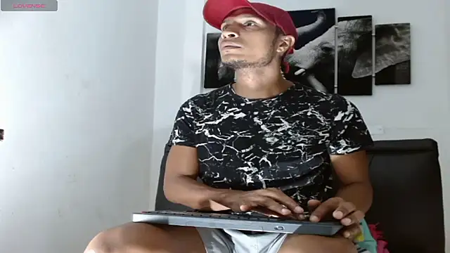 Snapshot of chrisramosv chatting on 03/13/26, 10:49 chrisramosv online show from 03/13/26, 10:49