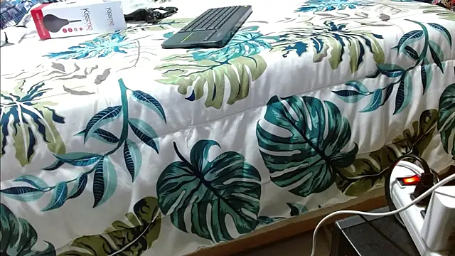 Snapshot of chrisramosv chatting on 04/14/26, 11:22 chrisramosv online show from 04/14/26, 11:22