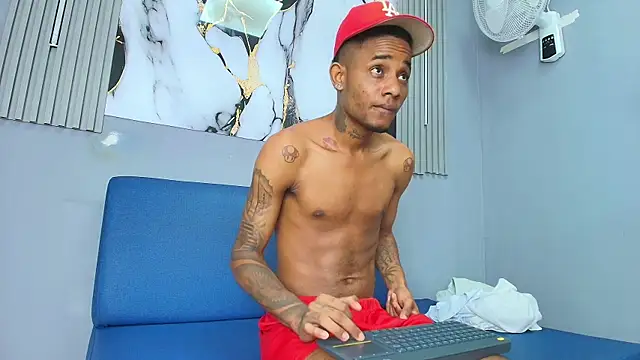 Snapshot of ARLO_MORRIS chatting on 04/01/26, 12:28 ARLO MORRIS online show from 04/01/26, 12:28