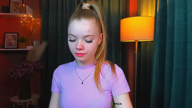 Snapshot of maddy_moah chatting on 04/16/26, 05:19 maddy moah online show from 04/16/26, 05:19