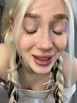 KittiLin online show from 04/04/26, 08:50