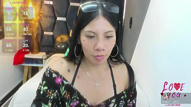 Abril Fox   online show from 03/25/26, 09:21